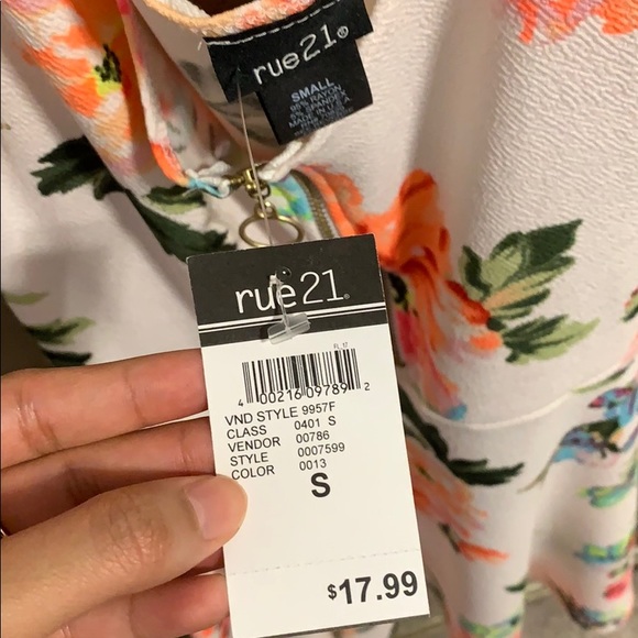 Floral printed dress NEW - Picture 2 of 2